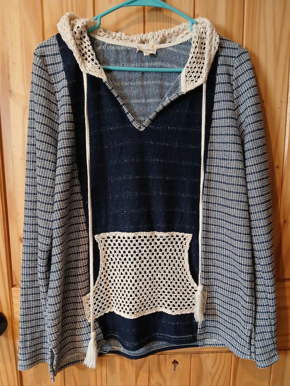 Hem & Thread Cream Crochet Trim Blue Striped Top Size M